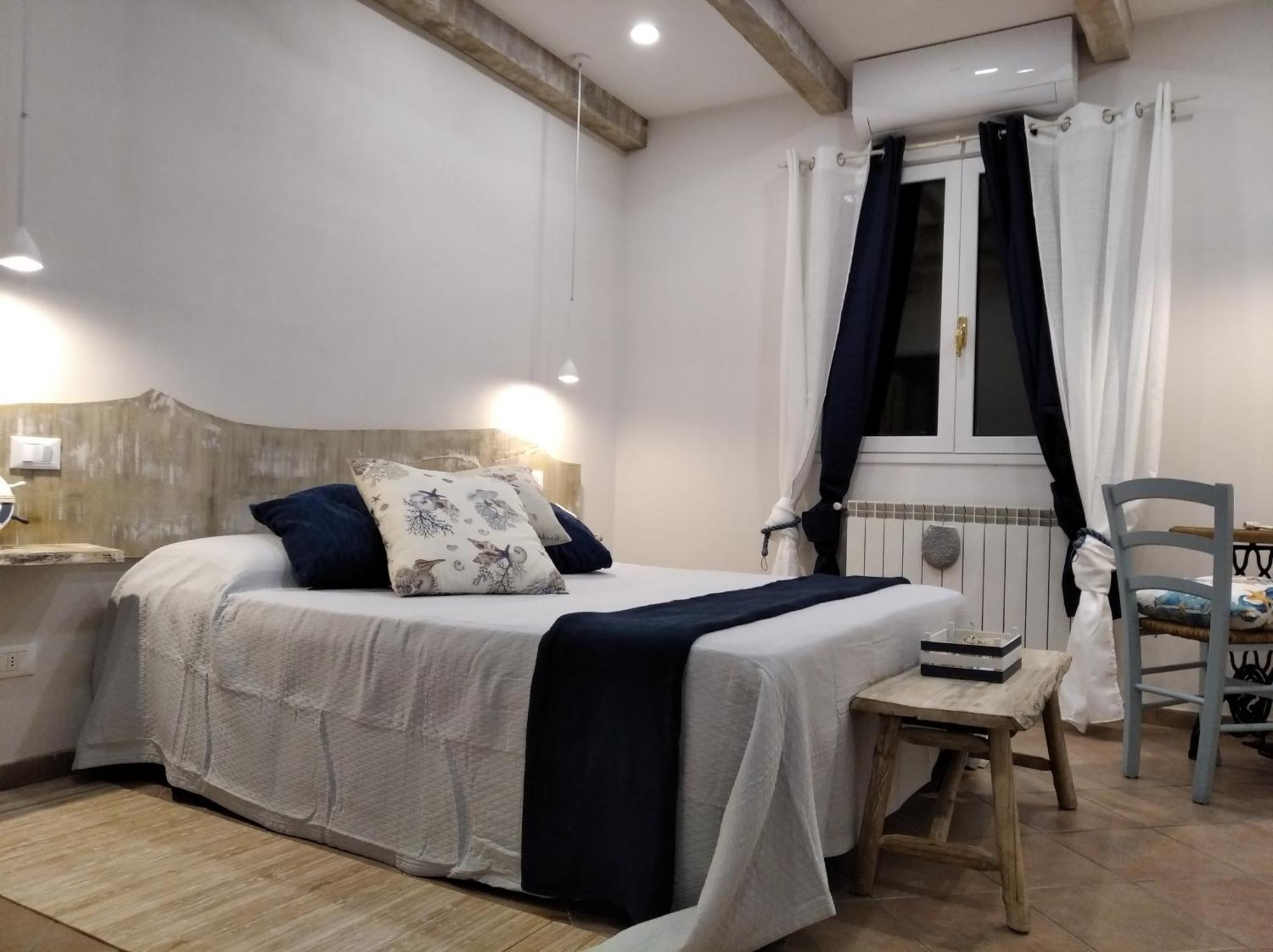 Chez Luis Apartamento Imperia Quarto foto